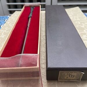 Wizarding World of Harry Potter 🪄Harry Potters wand in red velvet box w/ ribbon